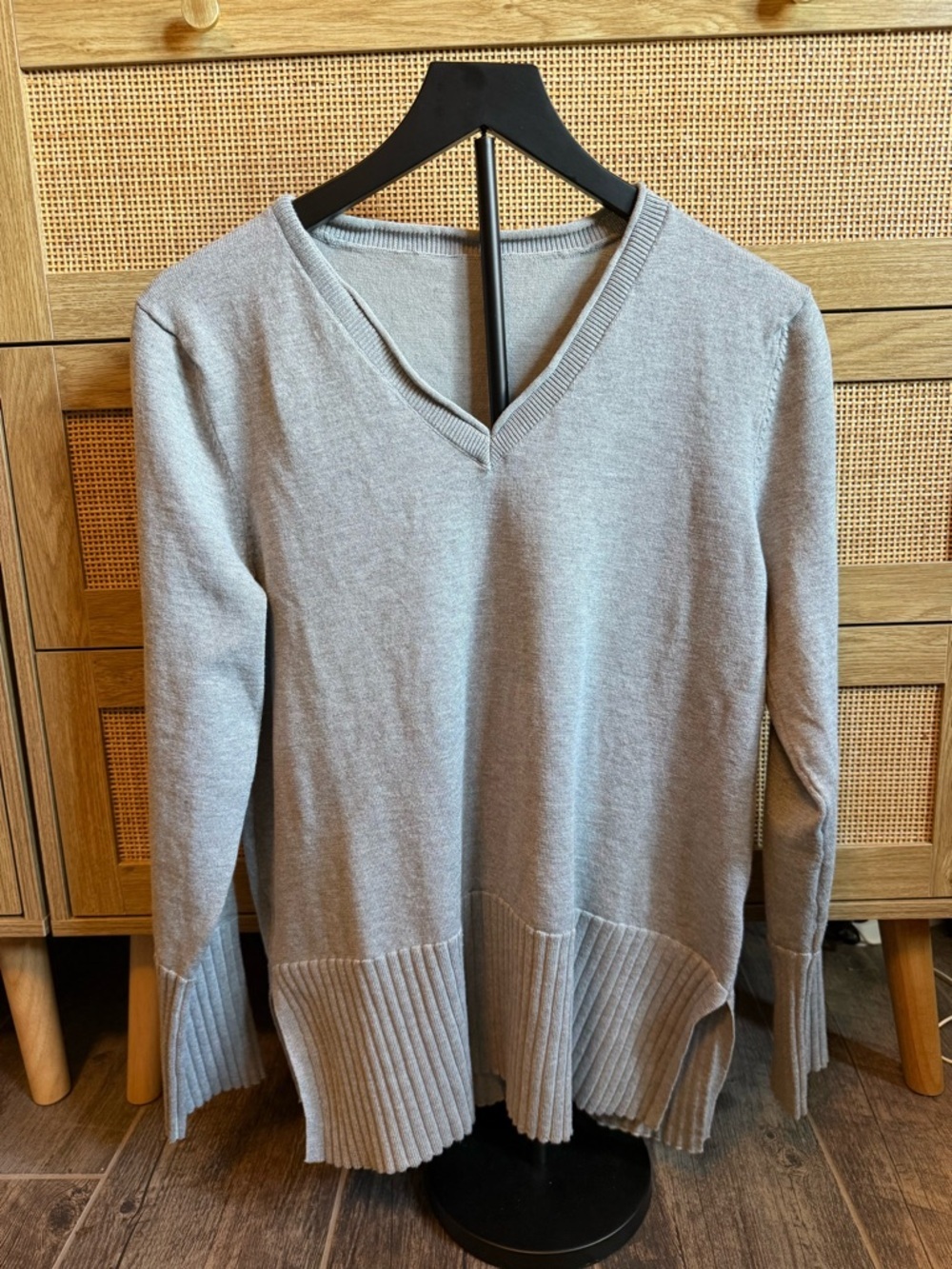 Classic Light Gray V-Neck Sweater with Ribbed Hem